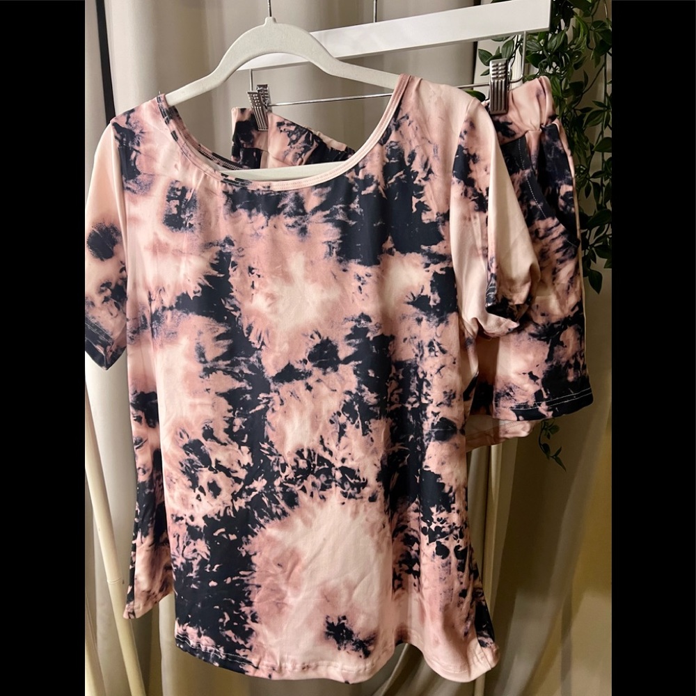 Tie dye shirt and short - Picture 7 of 7